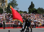 开云体育APP下载-深圳旋风席卷芝加哥，拉文50分封神一战，当团队洪流遭遇孤胆英雄