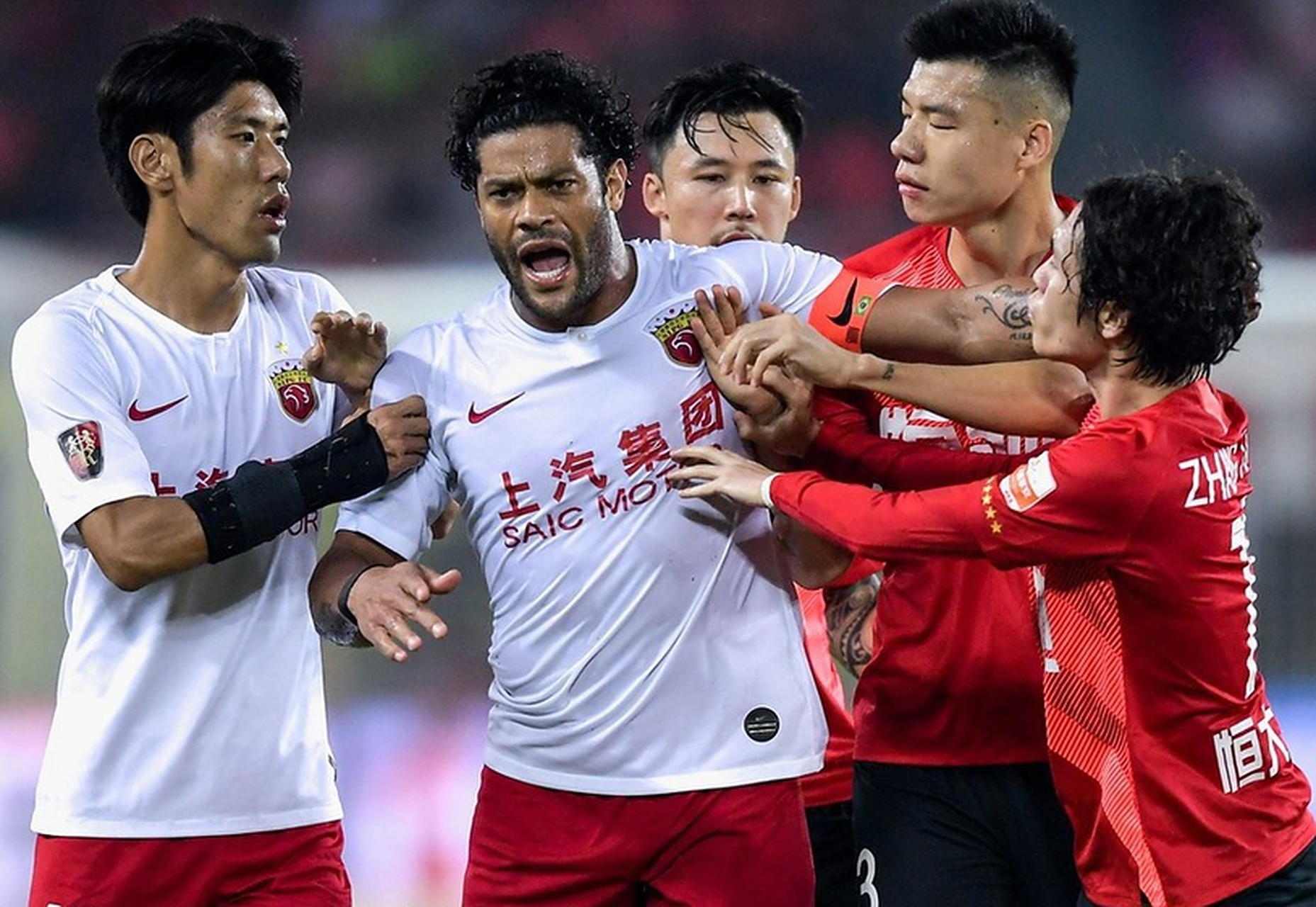 上港击败新疆,保持领先位置的简单介绍 上港击败新疆,保持领先位置的简单介绍