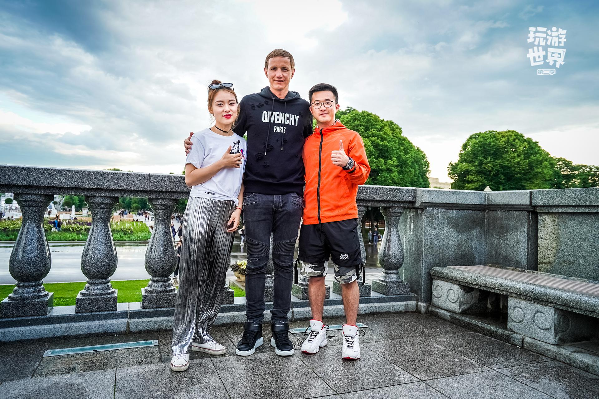 建立一支足球队，挑战各支高手