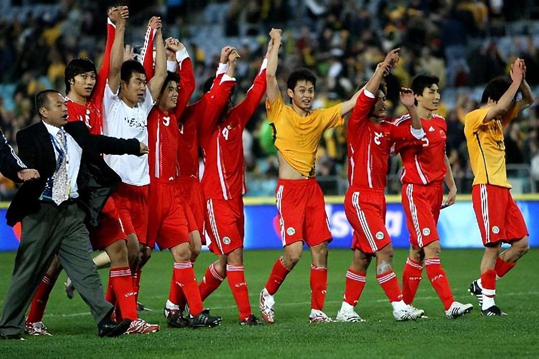 球队集体努力,团结拼搏迎战挑战 球队集体努力,团结拼搏迎战挑战