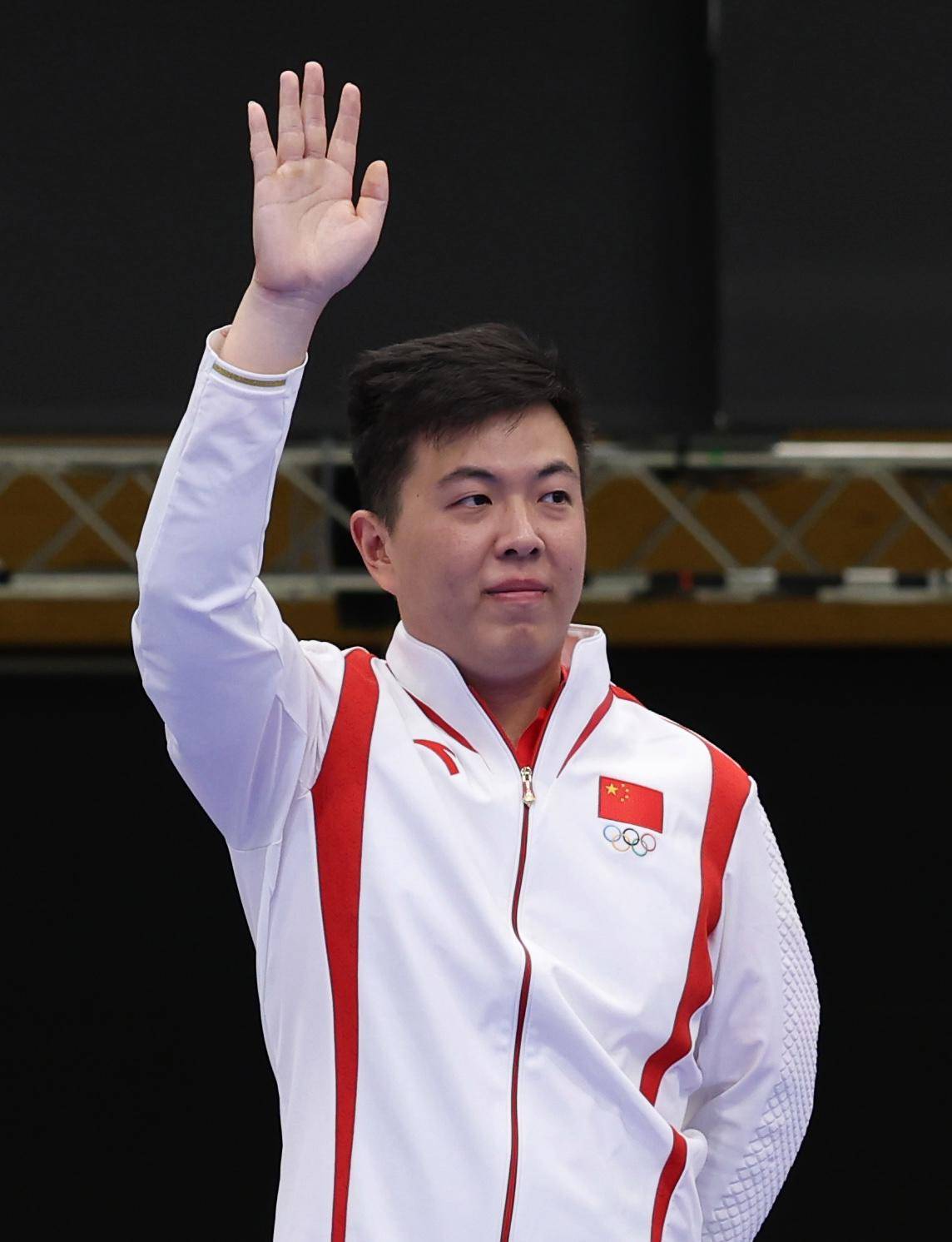 冠军诞生!射击选手精准射中目标摘金的简单介绍 冠军诞生!射击选手精准射中目标摘金的简单介绍