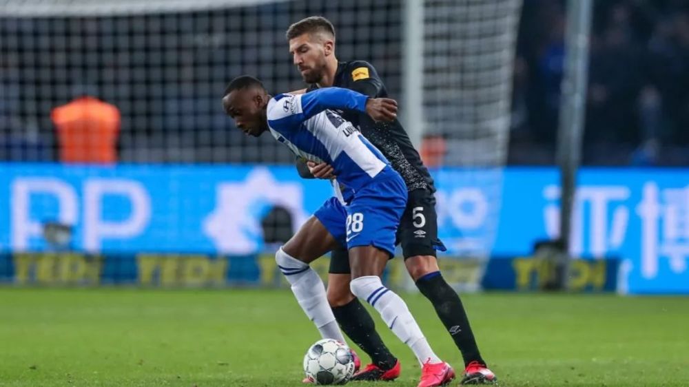 沙尔克队主场战平对手,与对手握手言和的简单介绍 沙尔克队主场战平对手,与对手握手言和的简单介绍