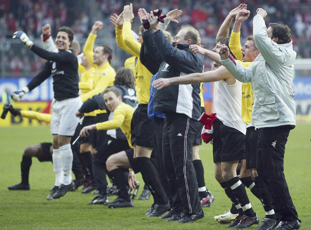 英格兰球队在比赛中展现出色