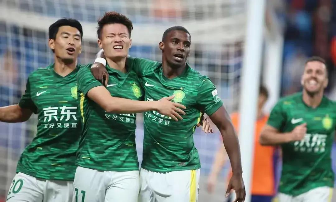 广州恒大与北京国安将在周末展开激烈较量