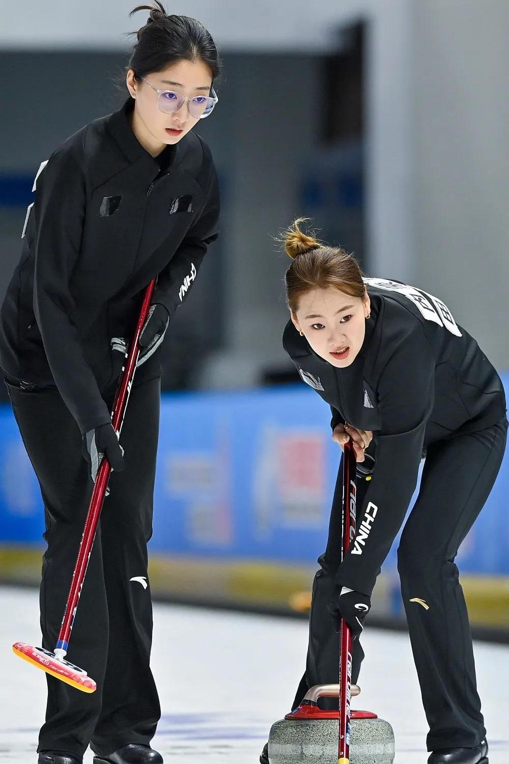 瑞士女子队在比赛中斩获胜利 瑞士女子队在比赛中斩获胜利