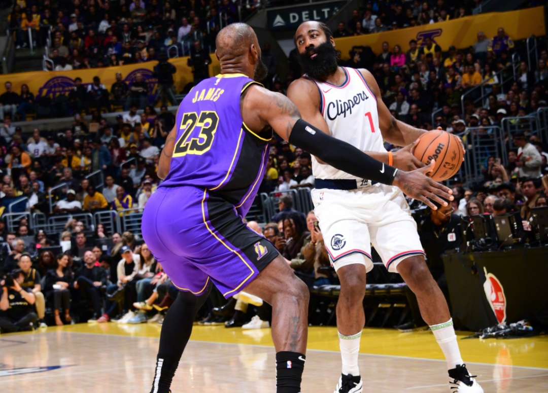 快船碾压独行侠，字母哥扛起全队