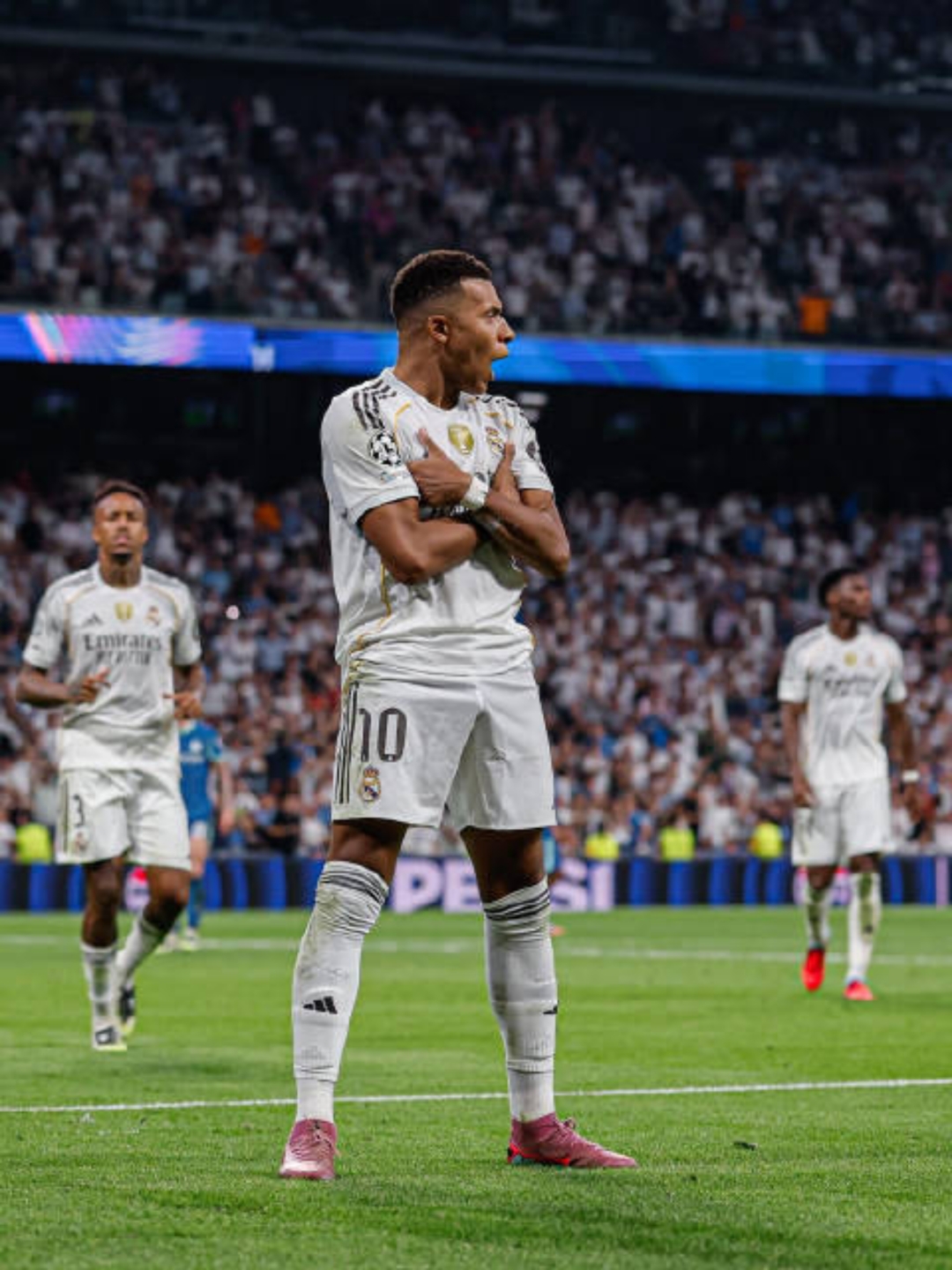 奥地利逆转皇马，穆勒扛起全队