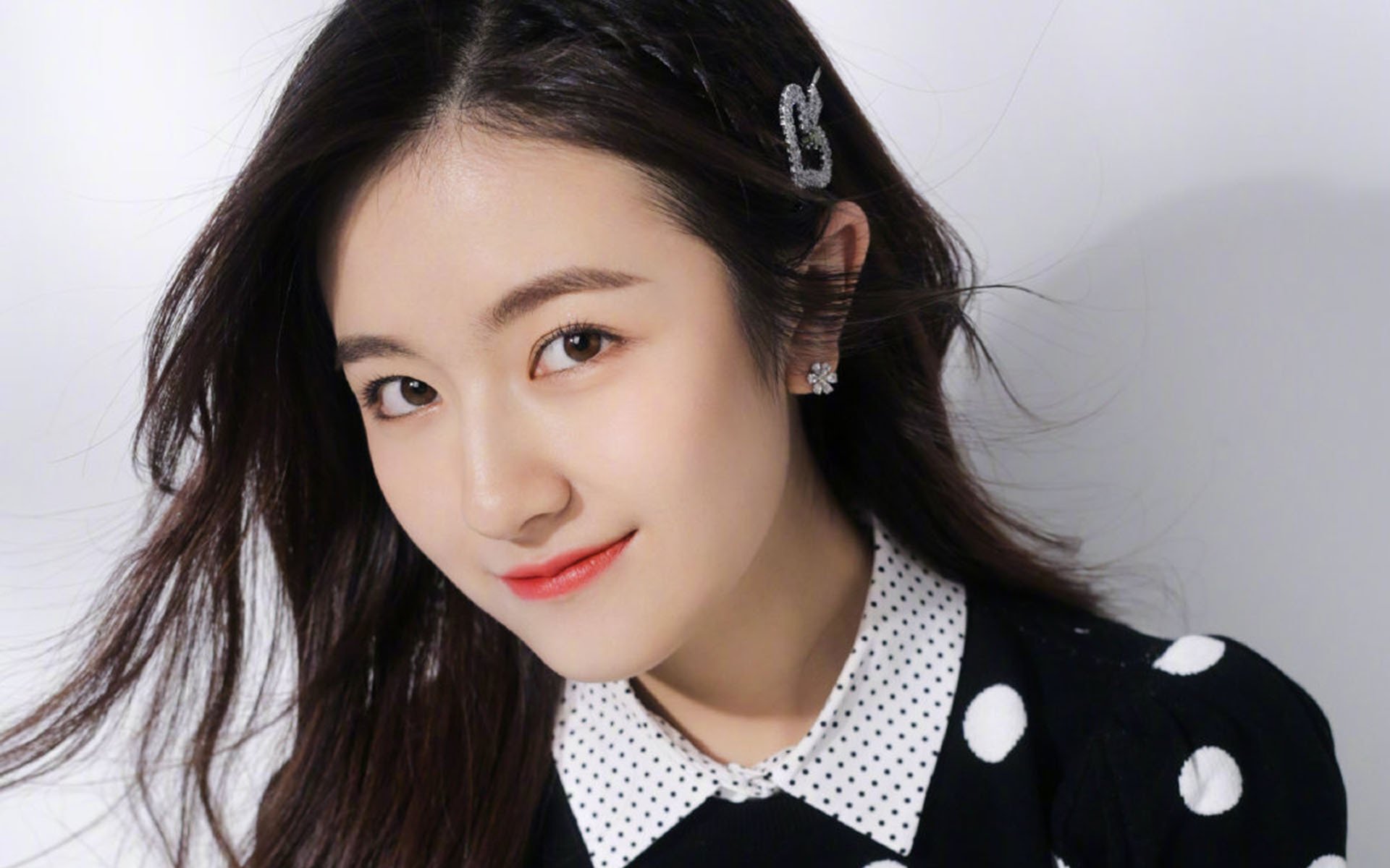 双城记，恩比德碾压内线，尼克斯加时绝境逢生